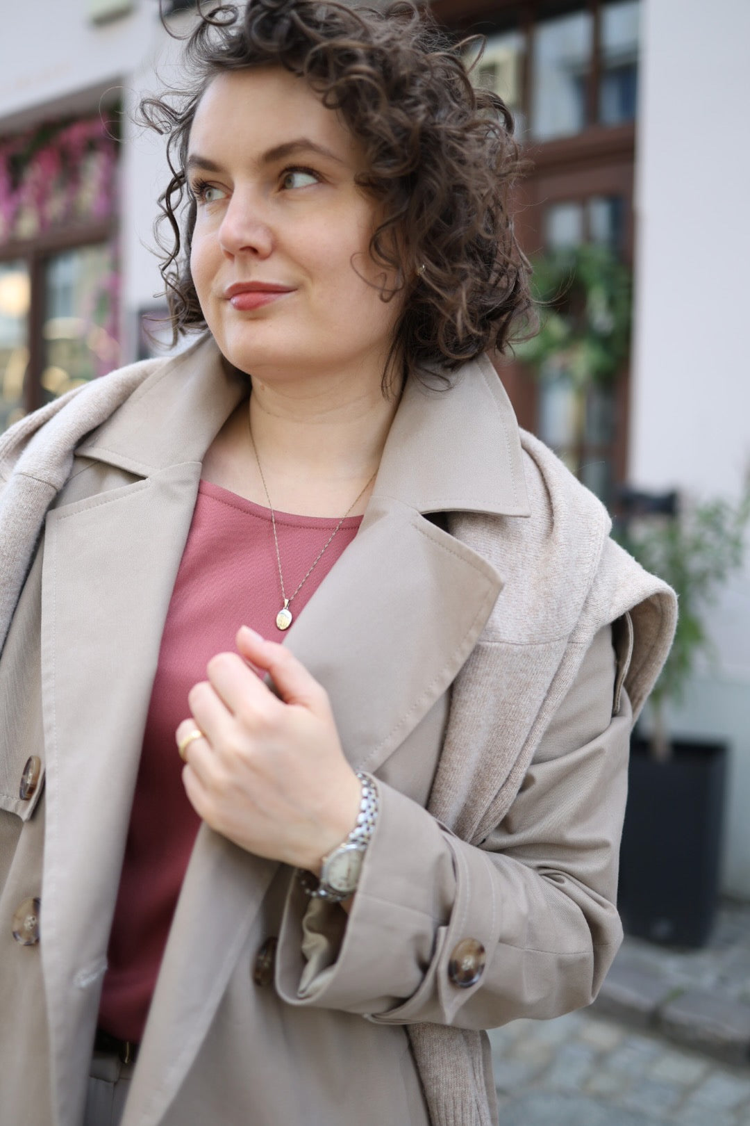 Bluzka VERO | Koralowa - Elegancka baza z wiskozy