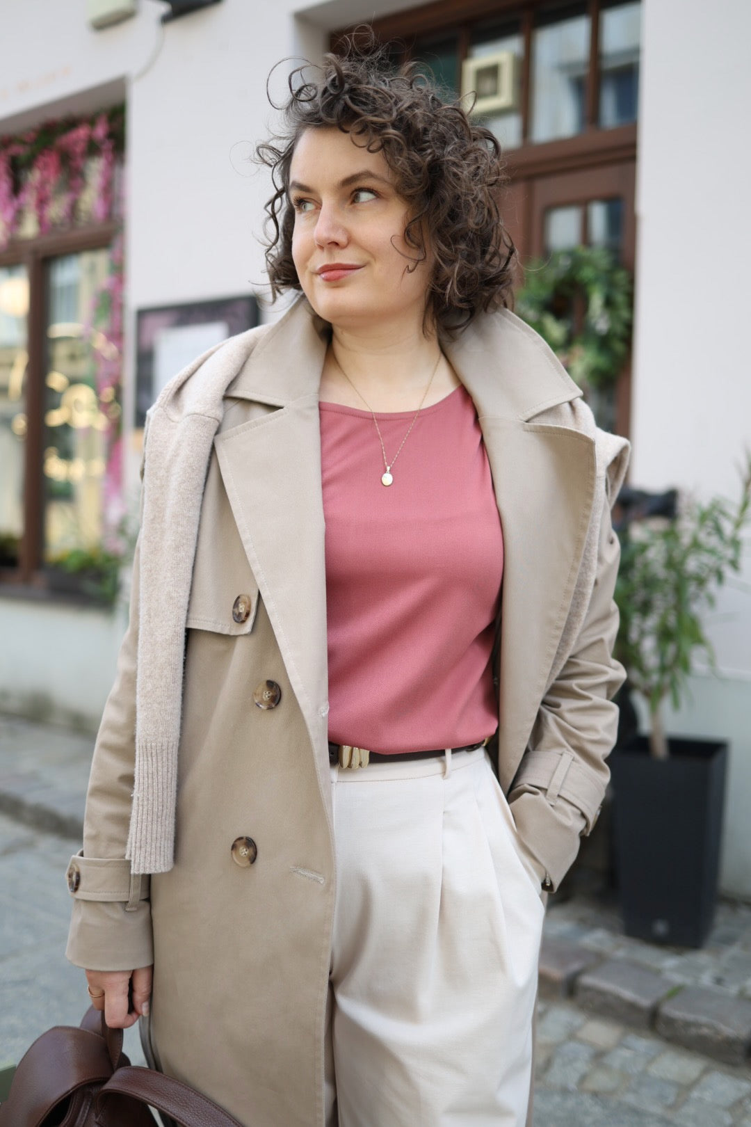 Bluzka VERO | Koralowa - Elegancka baza z wiskozy