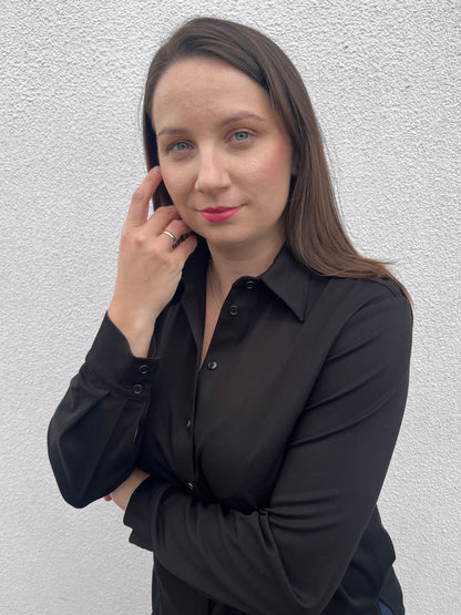 Koszula Wiskozowa – Ponadczasowy i Prosty Basic z Rozcięciami | czarny