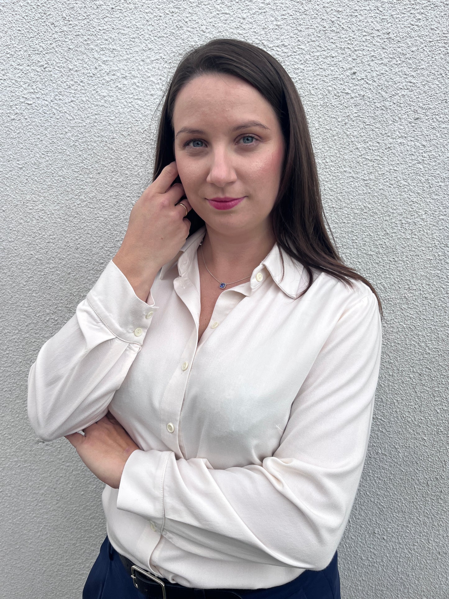 Koszula Wiskozowa – Ponadczasowy i Prosty Basic z Rozcięciami | ecru