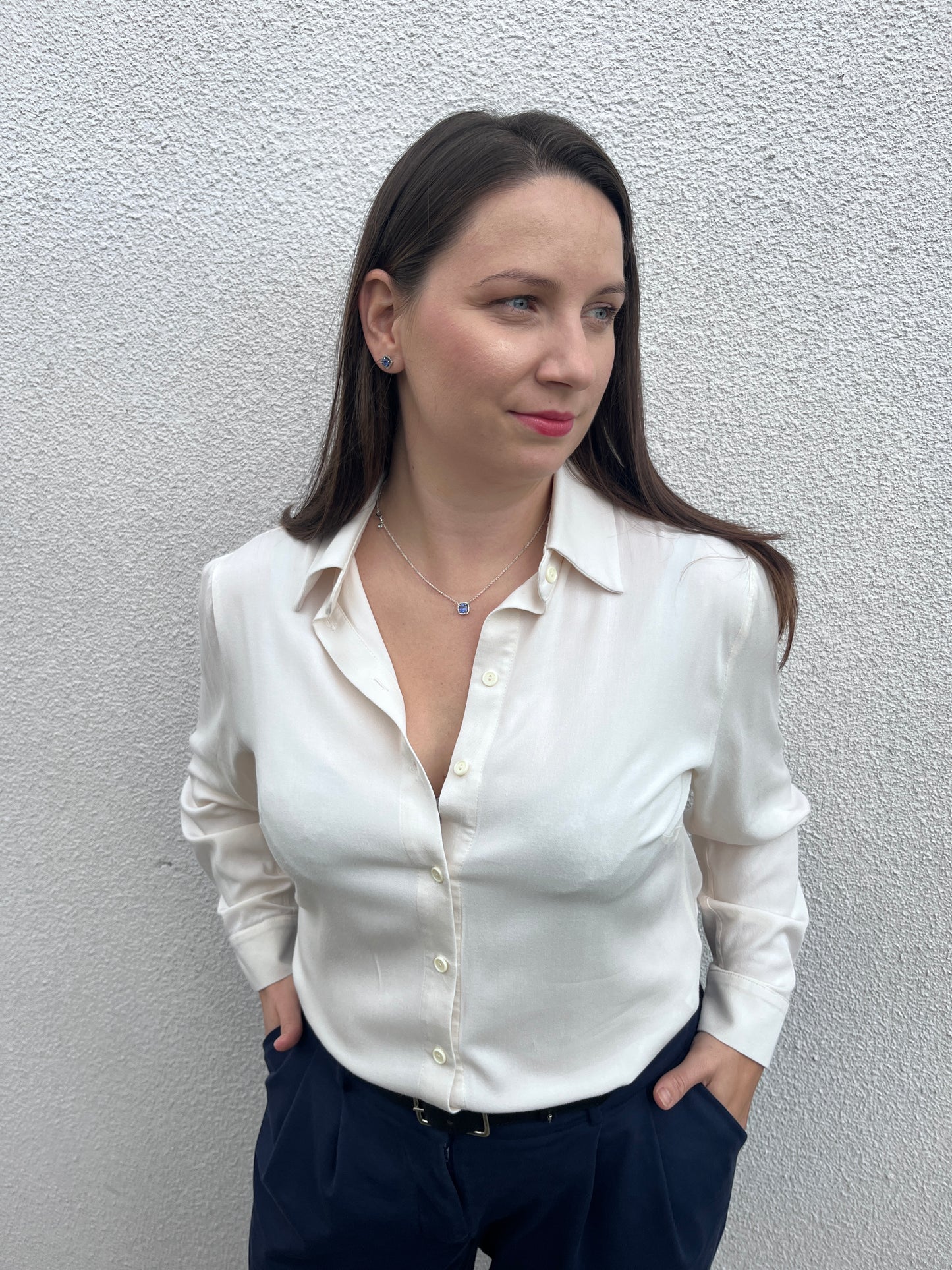 Koszula Wiskozowa – Ponadczasowy i Prosty Basic z Rozcięciami | ecru